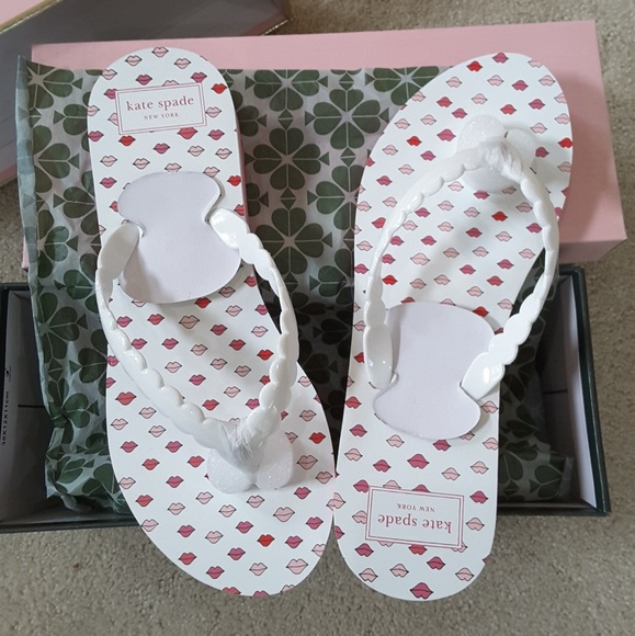 kate spade Malta Wedge Flip Flop White Sandals Red & Pink Lips Print Size 8 NWT - Picture 8 of 8